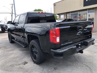 2018 Chevrolet Silverado 1500 LTZ   - Photo 11 - Dallas, TX 75247