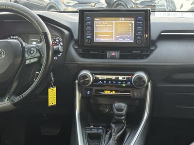 2019 Toyota RAV4 LE - Photo 18 - Dallas, TX 75247