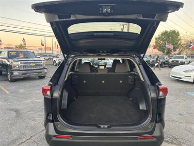 2019 Toyota RAV4 LE - Photo 5 - Dallas, TX 75247