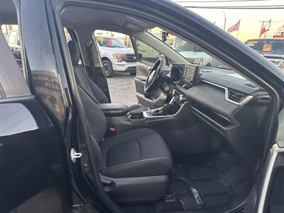 2019 Toyota RAV4 LE - Photo 14 - Dallas, TX 75247