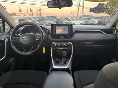 2019 Toyota RAV4 LE - Photo 17 - Dallas, TX 75247