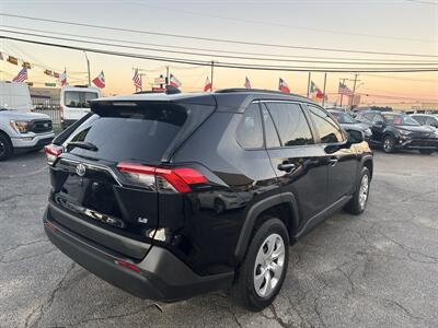 2019 Toyota RAV4 LE - Photo 6 - Dallas, TX 75247