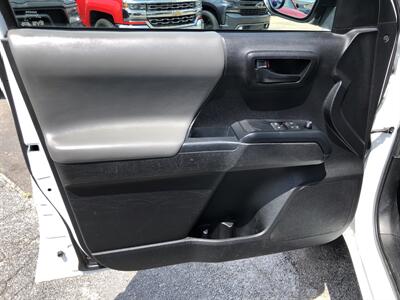 2021 Toyota Tacoma SR   - Photo 17 - Dallas, TX 75247