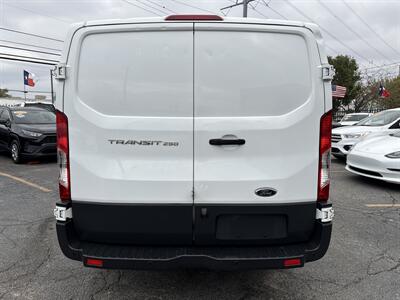 2017 Ford Transit 250 - Photo 11 - Dallas, TX 75247