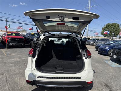 2017 Nissan Rogue SV - Photo 5 - Dallas, TX 75247
