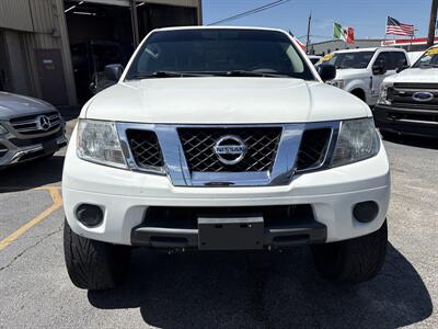 2019 Nissan Frontier SL   - Photo 2 - Dallas, TX 75247