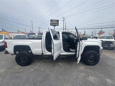 2018 GMC Sierra 1500 SLE   - Photo 14 - Dallas, TX 75247