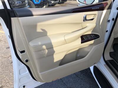 2014 Lexus LX 570   - Photo 15 - Dallas, TX 75247