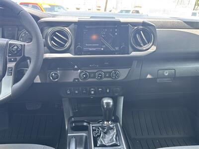 2018 Toyota Tacoma TRD Sport   - Photo 16 - Dallas, TX 75247