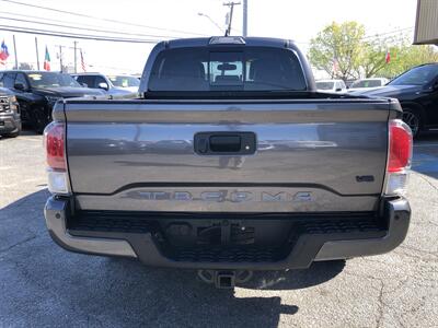 2017 Toyota Tacoma Limited   - Photo 9 - Dallas, TX 75247