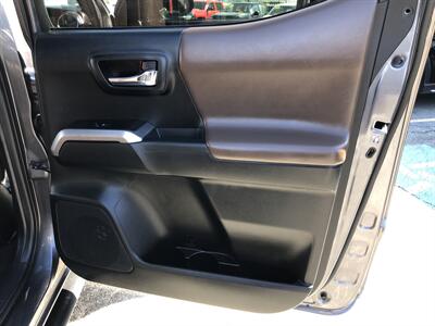 2017 Toyota Tacoma Limited   - Photo 39 - Dallas, TX 75247