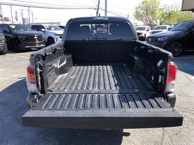 2017 Toyota Tacoma Limited   - Photo 10 - Dallas, TX 75247