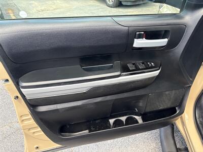 2019 Toyota Tundra SR5   - Photo 19 - Dallas, TX 75247