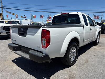 2017 Nissan Frontier SV V6   - Photo 12 - Dallas, TX 75247