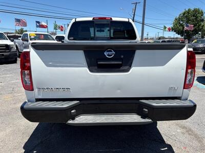 2017 Nissan Frontier SV V6   - Photo 13 - Dallas, TX 75247