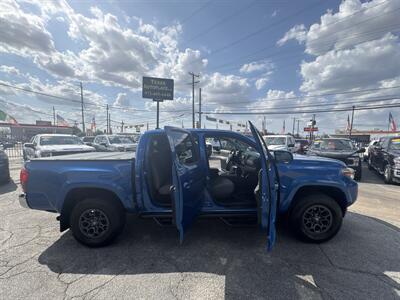 2018 Toyota Tacoma SR5 V6 - Photo 16 - Dallas, TX 75247