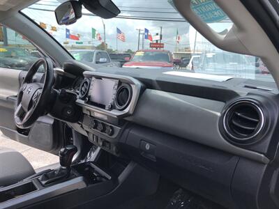 2021 Toyota Tacoma SR5 V6 - Photo 32 - Dallas, TX 75247