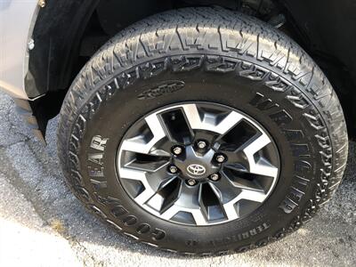 2017 Toyota Tacoma SR V6 - Photo 10 - Dallas, TX 75247