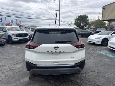 2021 Nissan Rogue SV   - Photo 4 - Dallas, TX 75247