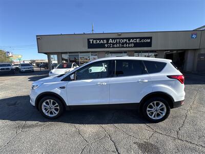 2019 Ford Escape SE - Photo 2 - Dallas, TX 75247