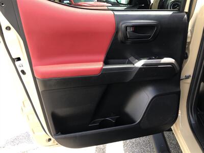 2019 Toyota Tacoma SR5   - Photo 19 - Dallas, TX 75247