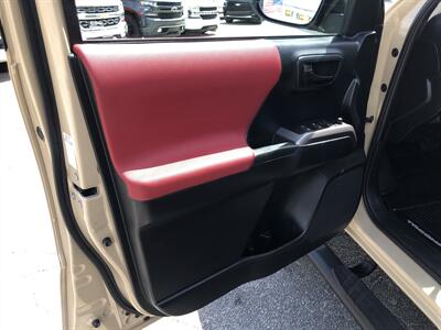 2019 Toyota Tacoma SR5   - Photo 15 - Dallas, TX 75247