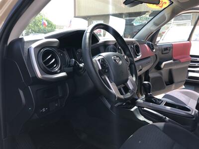 2019 Toyota Tacoma SR5   - Photo 18 - Dallas, TX 75247