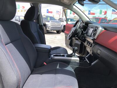 2019 Toyota Tacoma SR5   - Photo 28 - Dallas, TX 75247