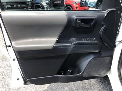 2019 Toyota Tacoma SR - Photo 14 - Dallas, TX 75247
