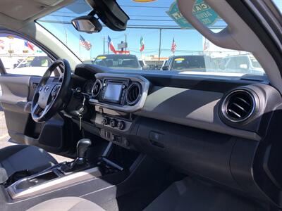 2018 Toyota Tacoma SR5 V6   - Photo 26 - Dallas, TX 75247