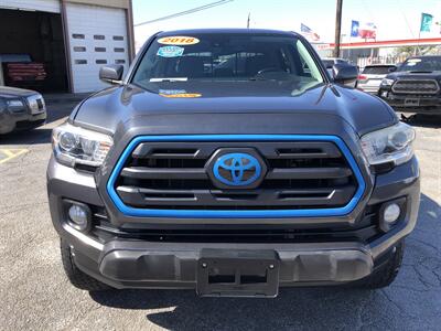2018 Toyota Tacoma SR5 V6   - Photo 2 - Dallas, TX 75247