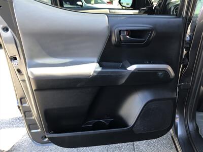 2018 Toyota Tacoma SR5 V6   - Photo 19 - Dallas, TX 75247