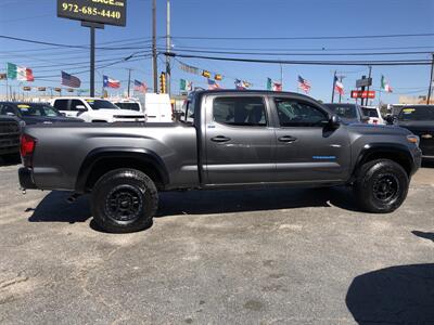 2018 Toyota Tacoma SR5 V6   - Photo 11 - Dallas, TX 75247