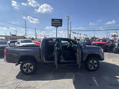 2017 Toyota Tacoma TRD Sport   - Photo 11 - Dallas, TX 75247