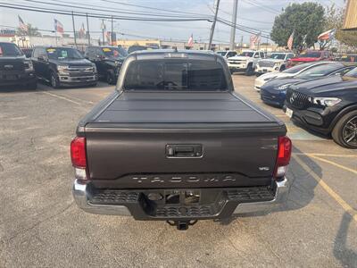 2018 Toyota Tacoma SR5 V6 - Photo 10 - Dallas, TX 75247