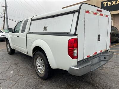 2015 Nissan Frontier SV V6   - Photo 8 - Dallas, TX 75247