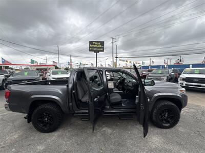 2022 Toyota Tacoma SR5 V6   - Photo 6 - Dallas, TX 75247