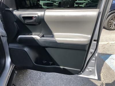 2017 Toyota Tacoma SR5 V6   - Photo 47 - Dallas, TX 75247