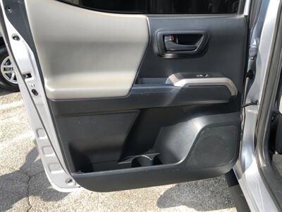 2017 Toyota Tacoma SR5 V6 - Photo 43 - Dallas, TX 75247