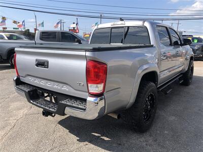 2017 Toyota Tacoma SR5 V6 - Photo 35 - Dallas, TX 75247