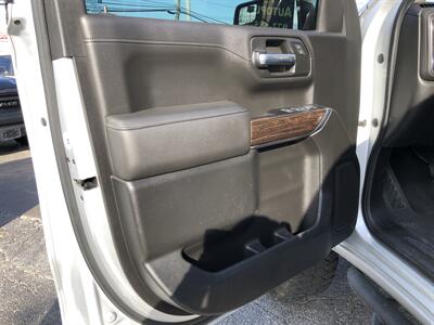 2019 GMC Sierra 1500 SLE   - Photo 13 - Dallas, TX 75247