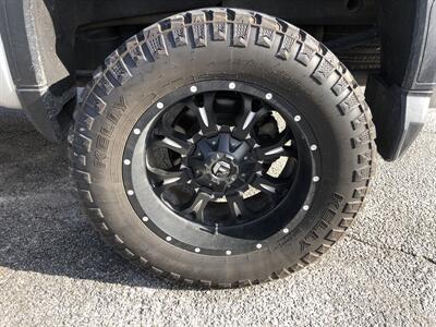 2019 GMC Sierra 1500 SLE   - Photo 25 - Dallas, TX 75247