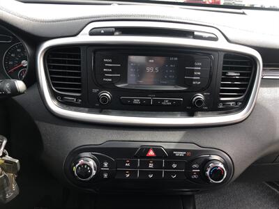 2017 Kia Sorento LX V6   - Photo 17 - Dallas, TX 75247