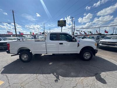 2017 Ford F-250 XL   - Photo 11 - Dallas, TX 75247
