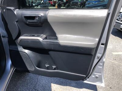 2019 Toyota Tacoma SR5 V6 - Photo 27 - Dallas, TX 75247