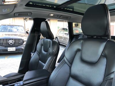 2022 Volvo XC60 B5 Inscription   - Photo 17 - Dallas, TX 75247