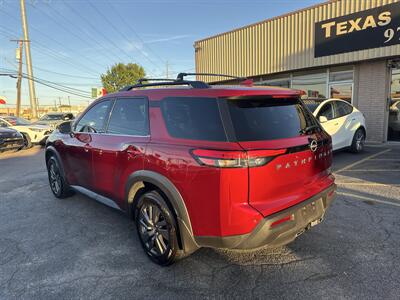 2022 Nissan Pathfinder SV   - Photo 3 - Dallas, TX 75247