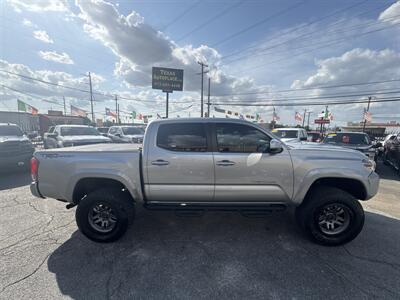 2017 Toyota Tacoma TRD Sport   - Photo 9 - Dallas, TX 75247