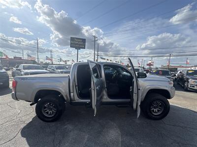 2017 Toyota Tacoma TRD Sport   - Photo 13 - Dallas, TX 75247