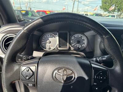 2017 Toyota Tacoma TRD Sport   - Photo 21 - Dallas, TX 75247
